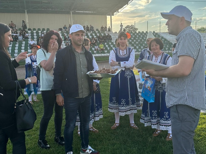 Leskovački roštilj i Karneval predstavljeni na “Šopskom festivalu” u Elin Pelinu