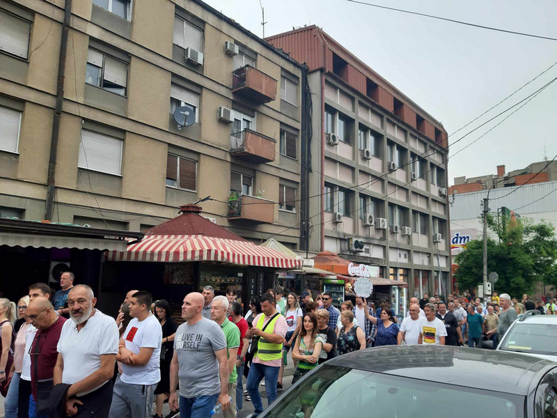 Na protestu u Vranju i o poniženim prosvetarima 