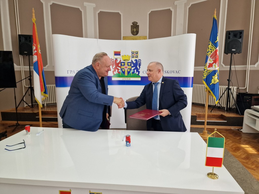 Gradonačelnik Leskovca i direktor kompanije „Aunde“ potpisali Memorandum o razumevanju