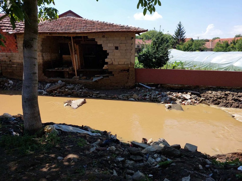 ZZJZ Leskovac: Meštani ugroženih područja da prate preporuke Batuta