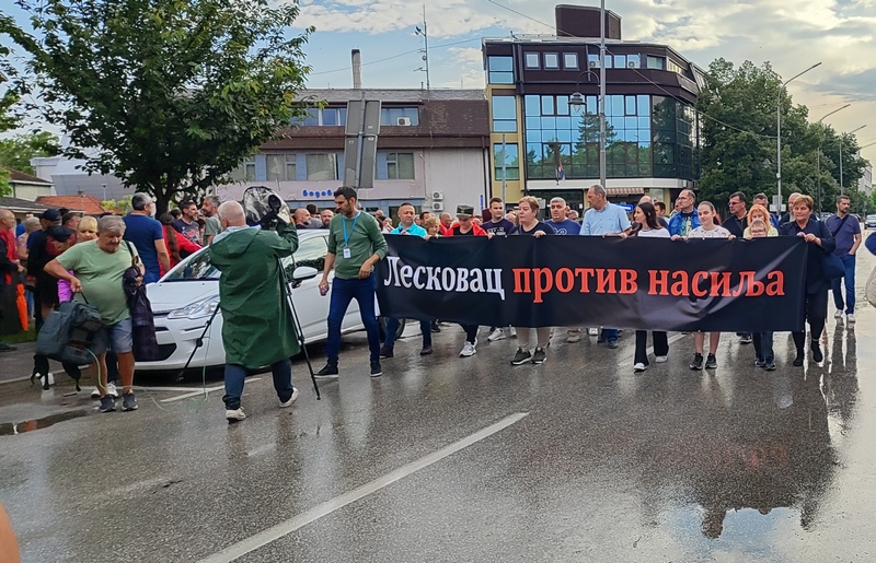 Leskovačka opozicija poziva građane na treću protestnu šetnju “Leskovac protiv nasilja”