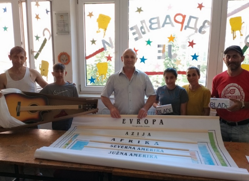 Učenici leskovačke Osnovne škole „Petar Tasić“ dobili kompletan školski pribor, đačke torbe i besplatnu užinu