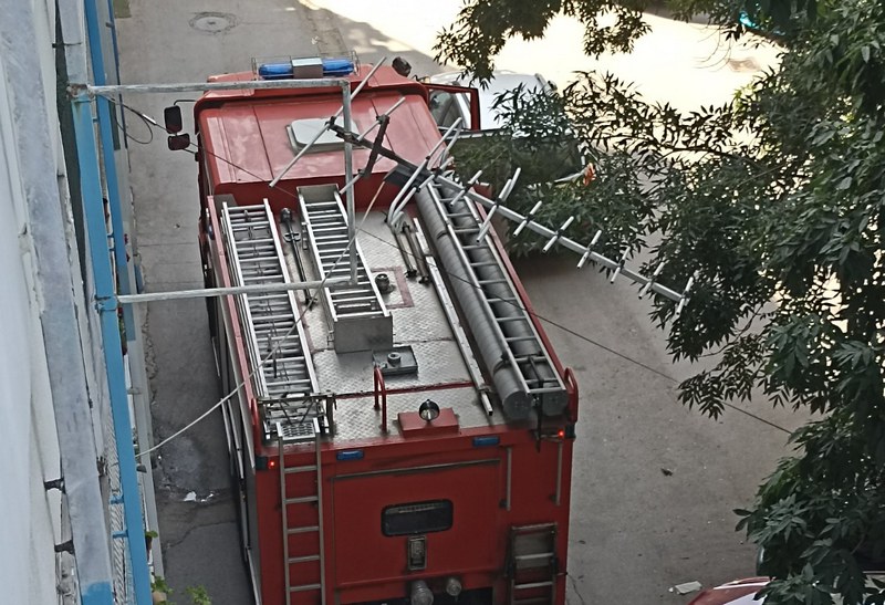 Nestala struja u centru Leskovca zbog kvara u trafostanici, reagovali vatrogasci i policija