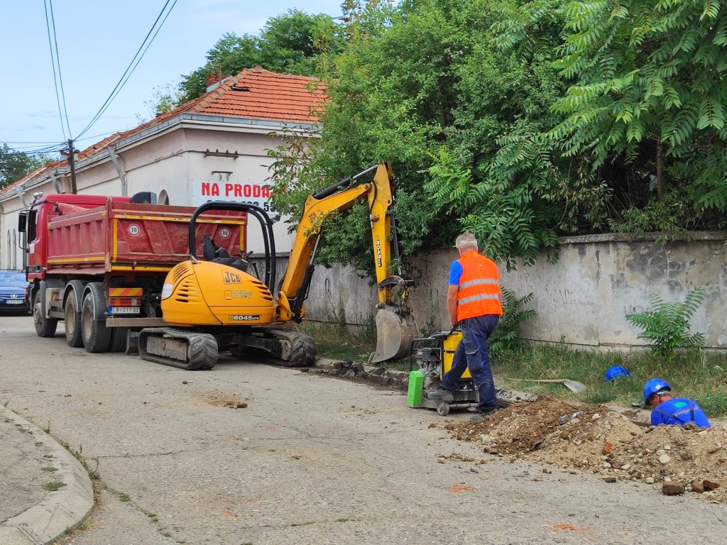 Rekonstruiše se vodovodna mreža u ulici Voje Nikolajevića u Leskovcu na koju će biti priključeno oko 50 domaćinstava