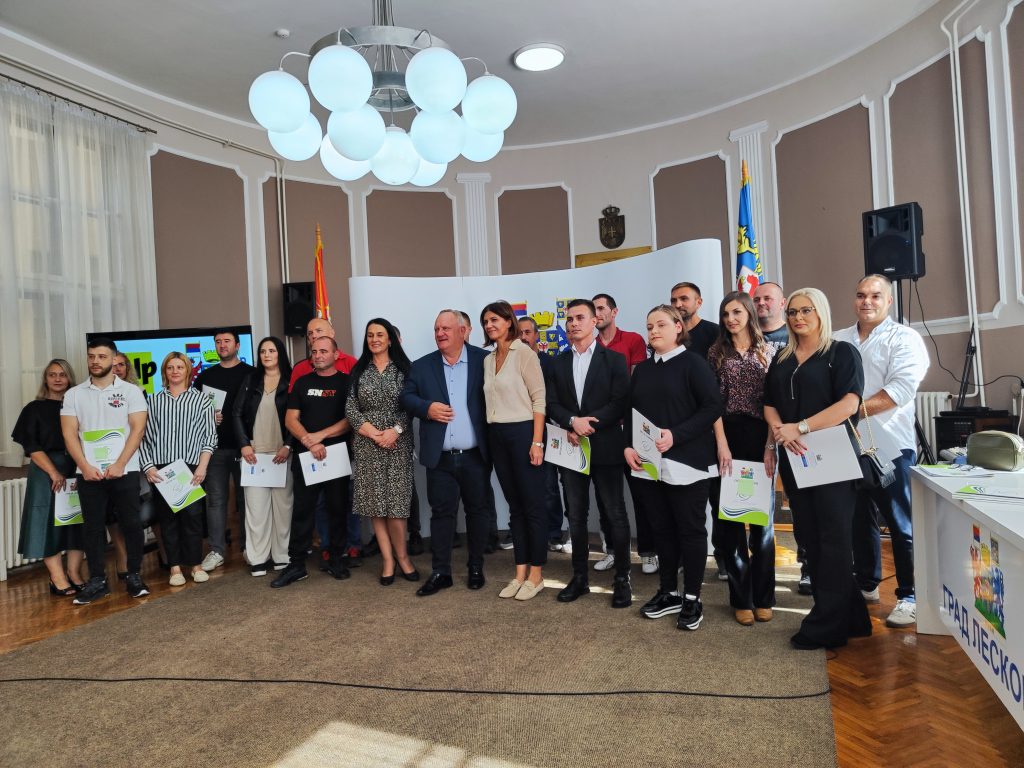 Dvadeset pet Leskovčanki i Leskovčana dobili ugovore u vrednosti od 3.000 evra