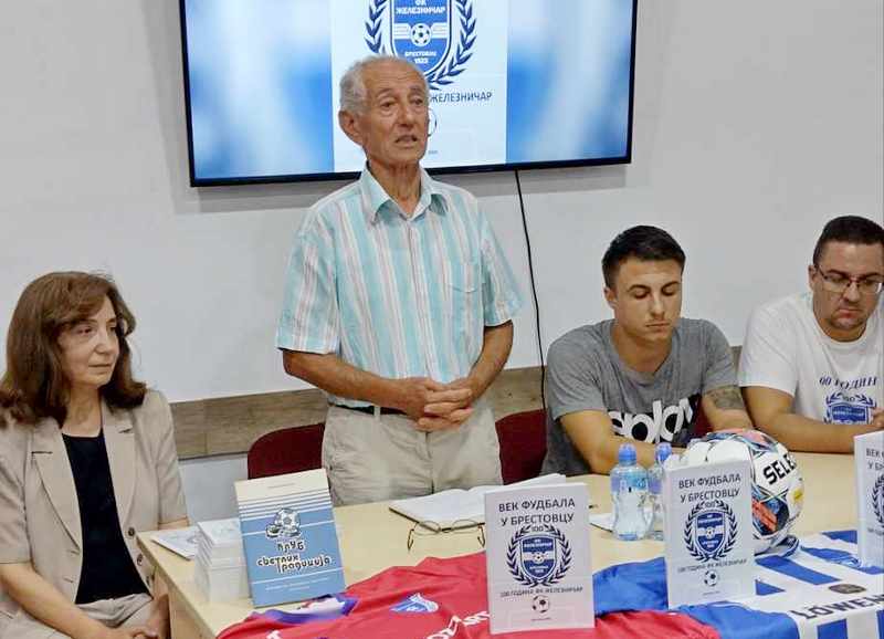 Slobodan Marković napisao knjigu o veku fudbala u Brestovcu kod Leskovca