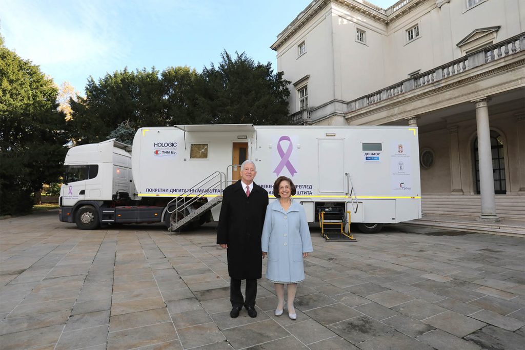 Princeza Katarina donirala novi mobilni mamograf Kliničkom centru Niš