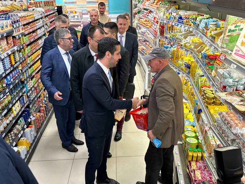Ministar Momirović obišao objekat Zlatnog traga: „Imamo najjeftinije brašno u Evropi“