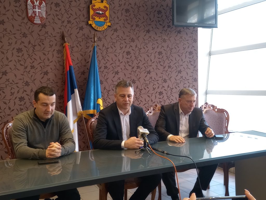 Vasić na prijemu za novinare: Očekujemo da se krajem januara ili početkom februara konstituiše novi saziv Gradske skupštine