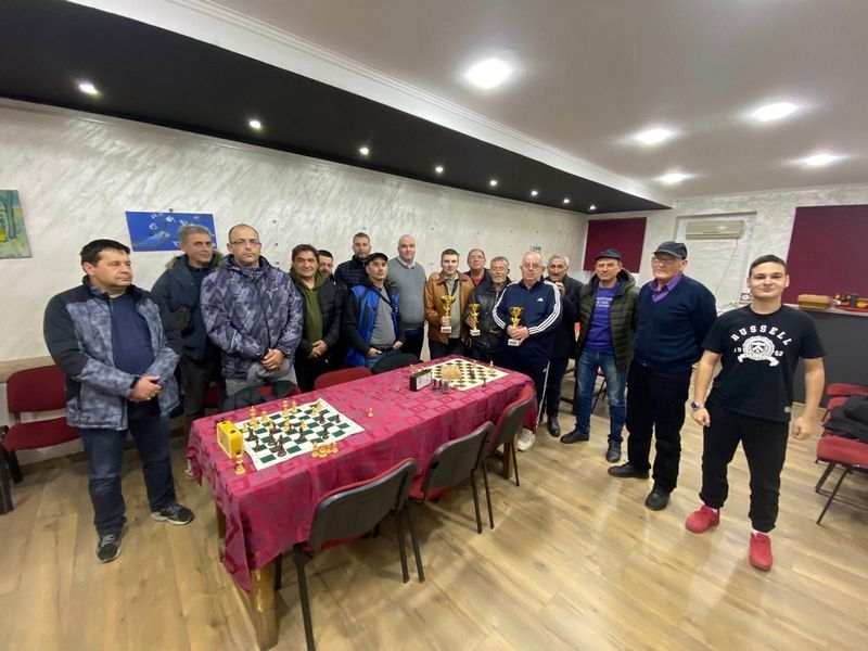 Na šahovskom turniru u Brestovcu najbolji takmičari Goran Ignjatović, Predrag Pešić i Žika Pavlović