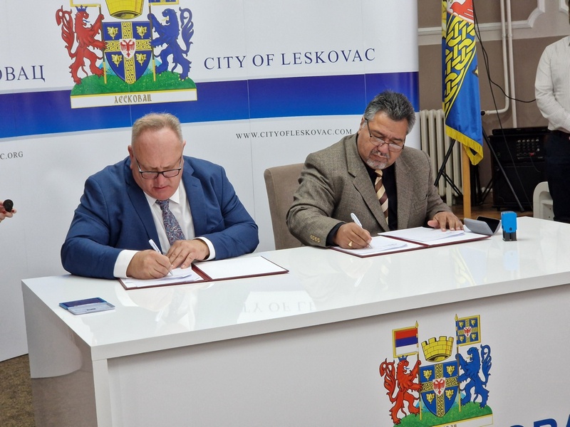 Potpisan ugovor o uređenju romske hrišćanske crkve Alijević u Leskovcu, vrednost 2 miliona dinara