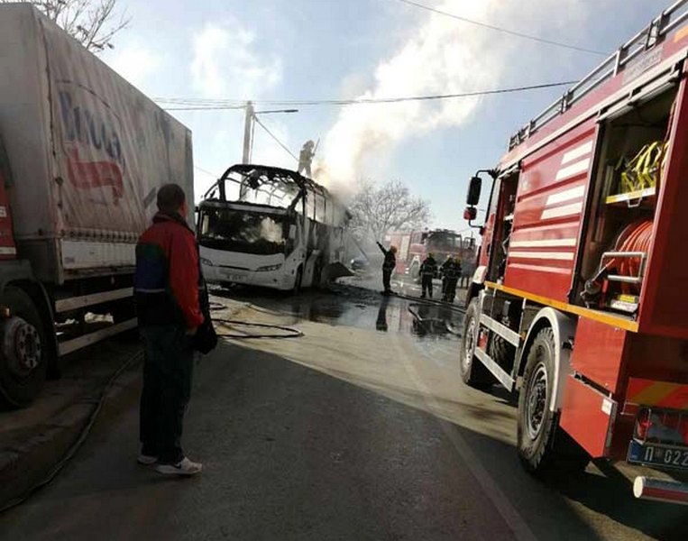 Izgoreo autobus kosovskog autoprevoznika u Davidovcu