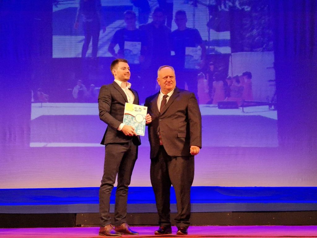 Cvetanović ponudio mladim talentima Nikoli Petroviću i Petri Jovanović da budu članovi Gradskog veća