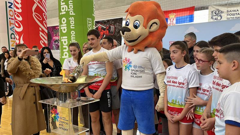 Plamen baklje i radost mališana na prvim Sportskim igrama mladih u Leskovcu (video)