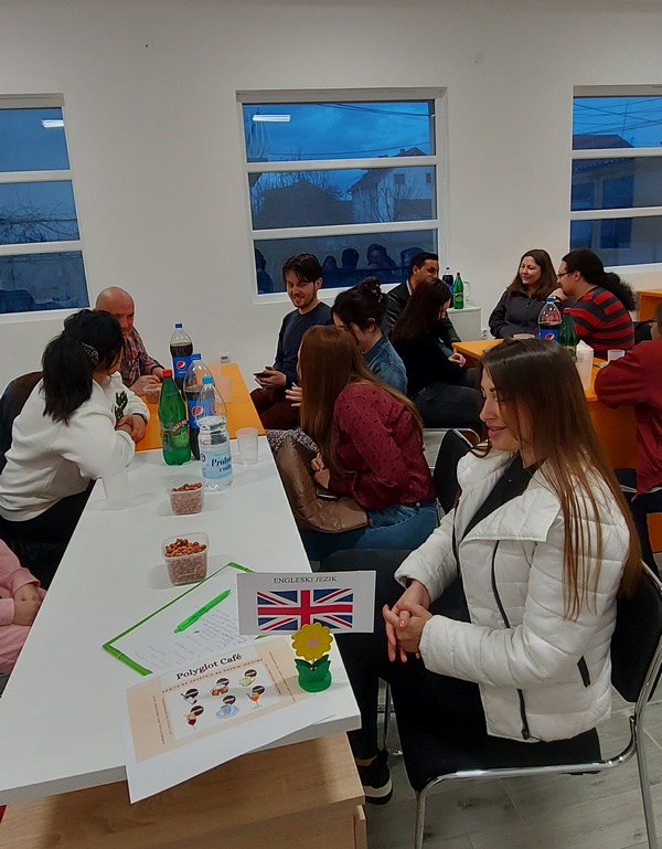 Na radionici „Poliglot kafe“ u Leskovcu svojim maternjim jezikom govoili i učesnici poreklom iz Engleske, Ukrajine i Tunisa