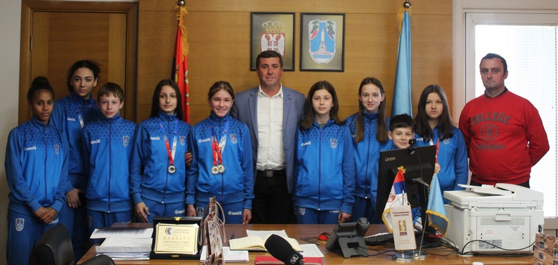 Predsednik opštine Vlasotince priredio prijem za atletičarke koje su ostvarile veliki uspeh