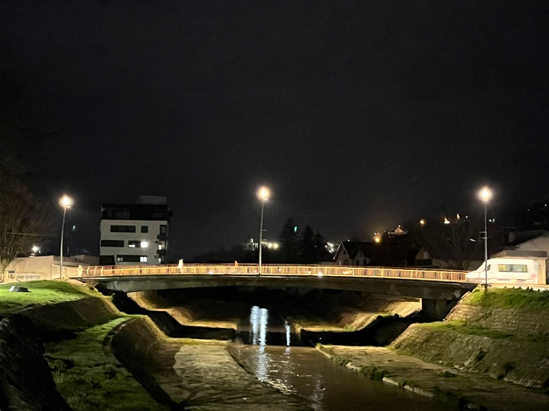 U Leskovcu osvetljen i poslednji od 7 mostova preko Veternice