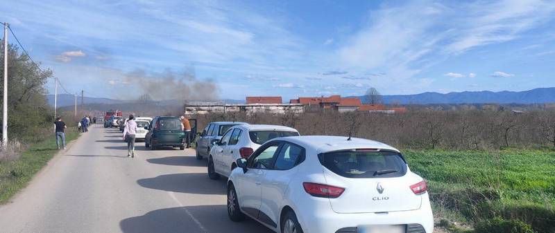 Veliki požar u stovarištu građe na izlazu iz Gornjeg Stopanja kod Leskovca