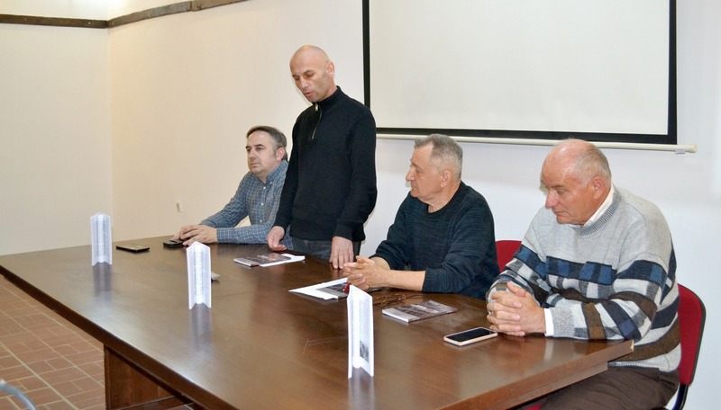 Veteran iz Lebana promovisao knjigu posvećenu saborcu iz Vlasotinca nastradalom 1999.