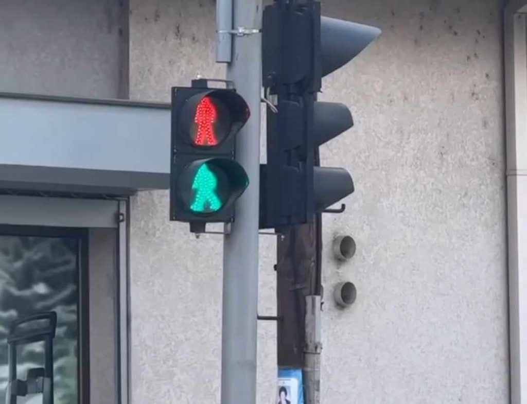 Svetla za pešake na semaforu u Svetoilijskoj ulici ukočena već dva dana