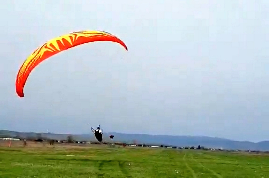 Adrenalinski užitak: Leskovački Aero-klub okupio pilote u letačkom danu