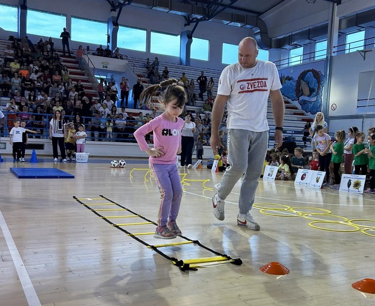 Liga mladih šampiona okupila polaznike vrtića na takmičenju u spretnosti i brzini