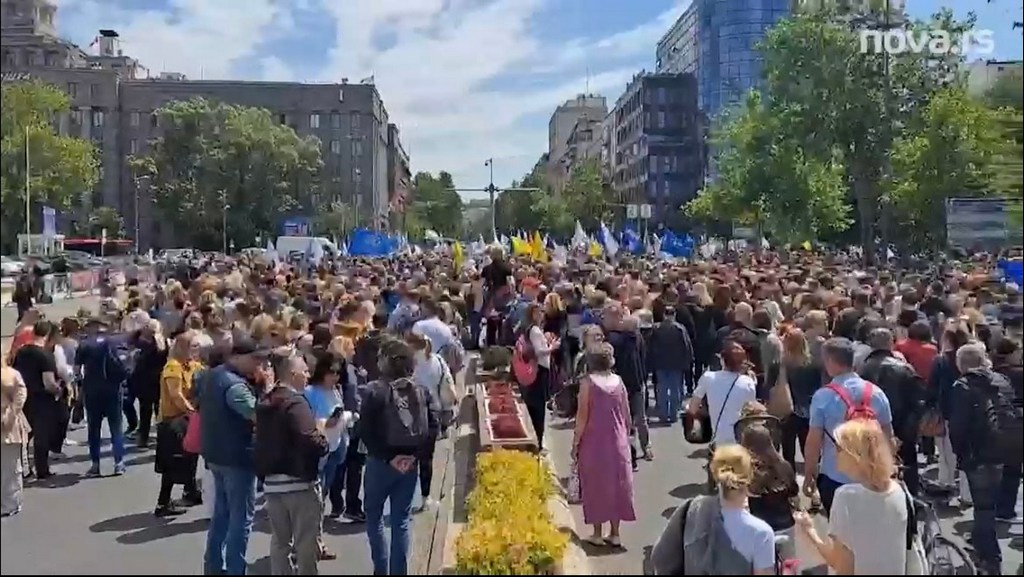 Na protestu prosvetnih radnika u Beogradu i Leskovčani