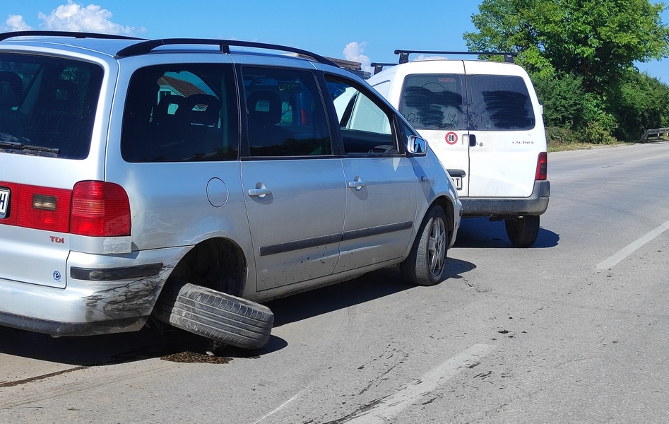 Lančani sudar kod nadvožnjaka ispred naselja Ančiki