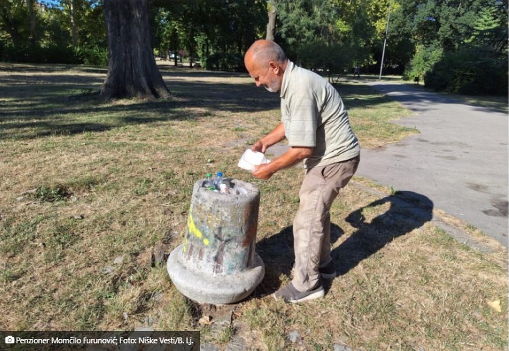 Dok se odmara penzioner čisti park Čair od smeća