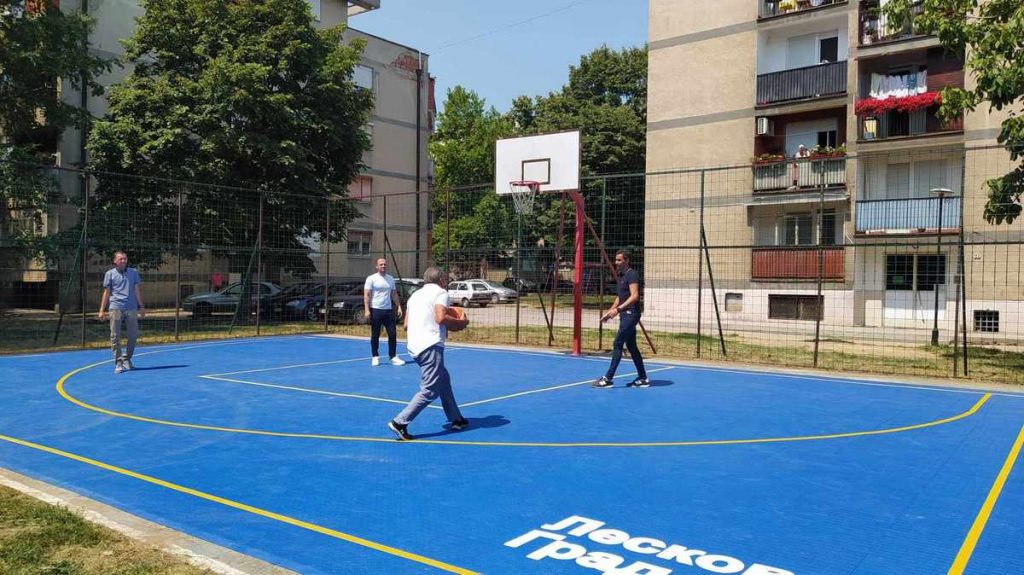 Košarkaški teren obnovljen u Leskovcu zahvaljujući još jednoj donaciji „Terastila“