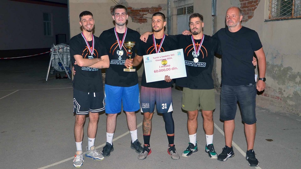 Bianco nero pobednik turnira u basketu, a kod mlađih selekcija Munje, Vlasotince 3×3 i Senegal