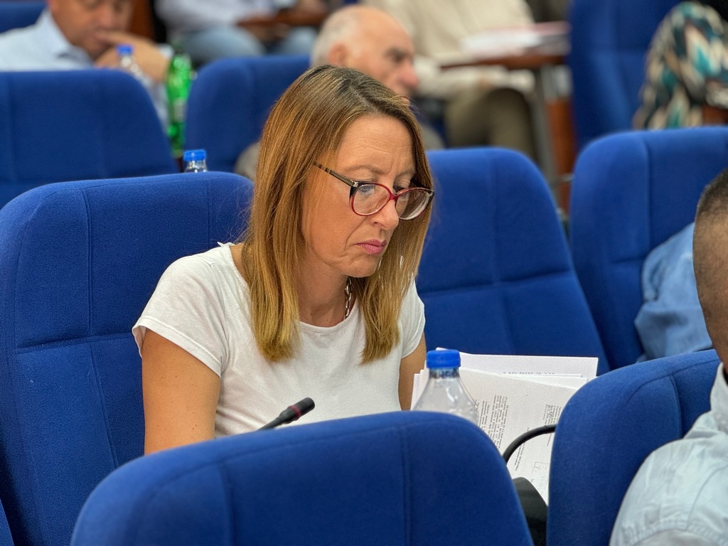 SRCE: Dok se “igra partijski šah”, Leskovčani se guše u mukama koje jedino može da reši – vlast