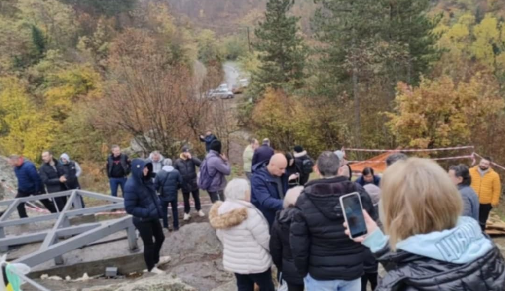 Meštani Vučja protestovali zbog gradnje vidikovca na Sokolici iznad Kanjona Vučjanke