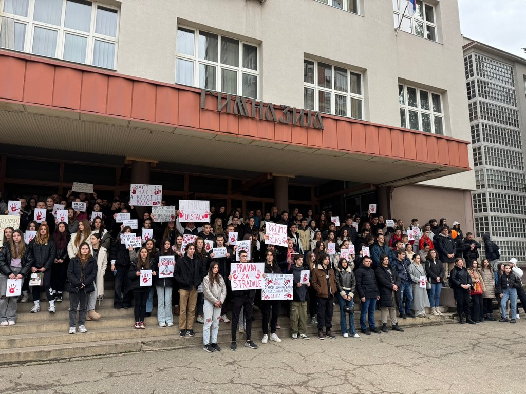 Gimnazijalcima se pridružili učenici Ekonomske škole, blokada produžena do petka