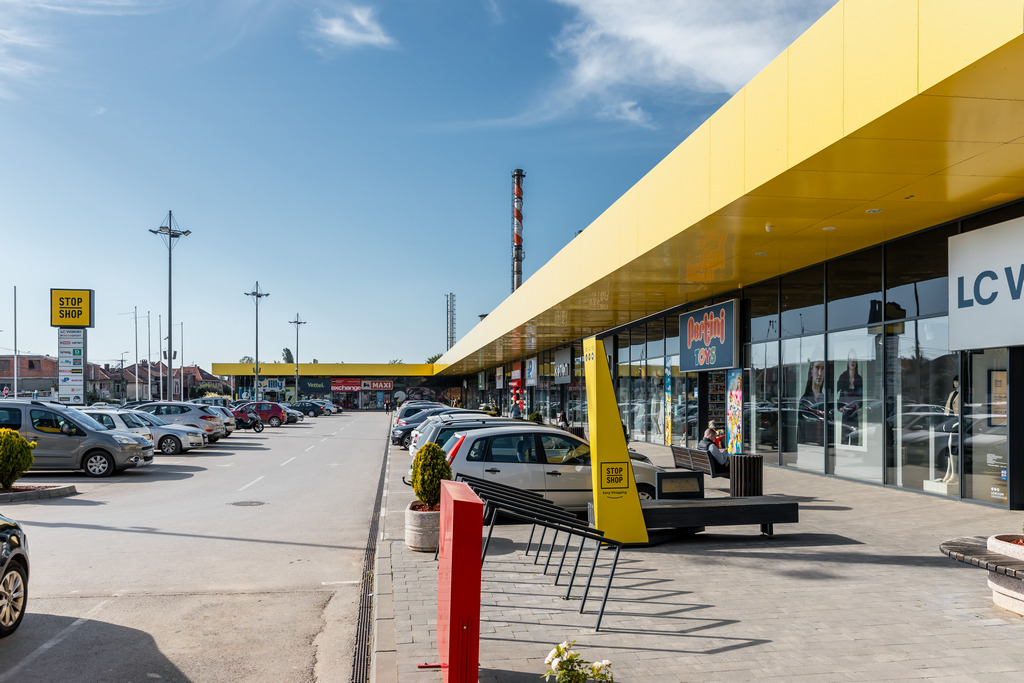 Novogodišnja Stop Shop euforija stiže u Leskovac, ukrasite automobile i osvojite nagradu