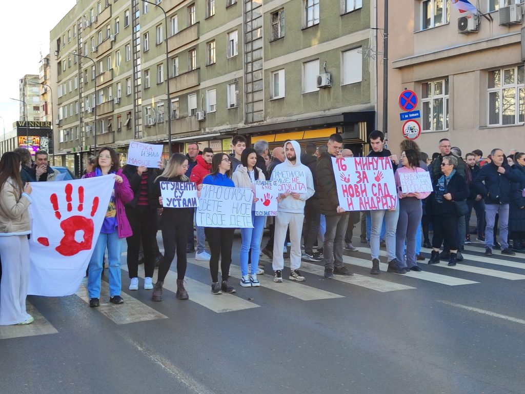 Akcija “Zastani Srbijo” održana ispred Tehnološkog fakulteta