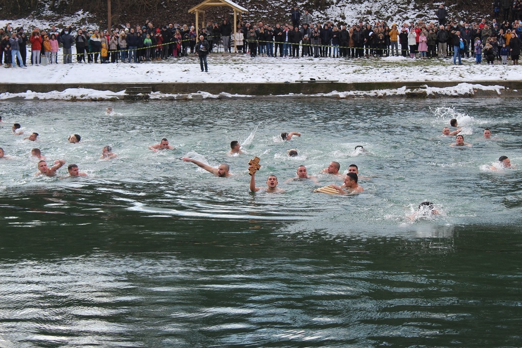 U nedelju plivanje za Časni krst u Vlasotincu, 20 godina od prvog plivanja