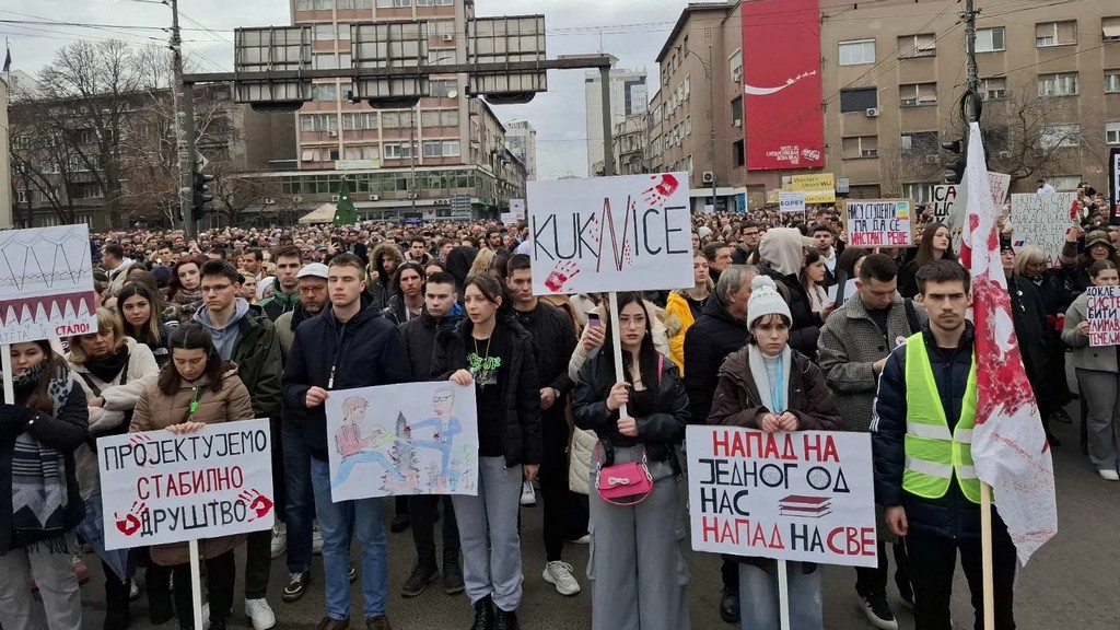 Na protestu u Nišu više hiljada ljudi, podržalo ih i dopisništvo RTS