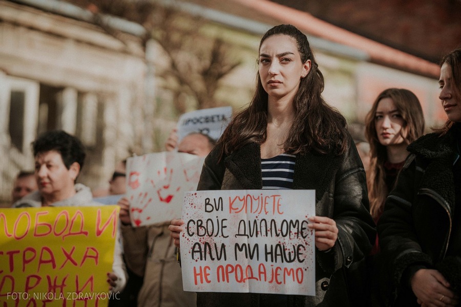 Na trećem protestu Vlasotinačani prošetali centrom varoši