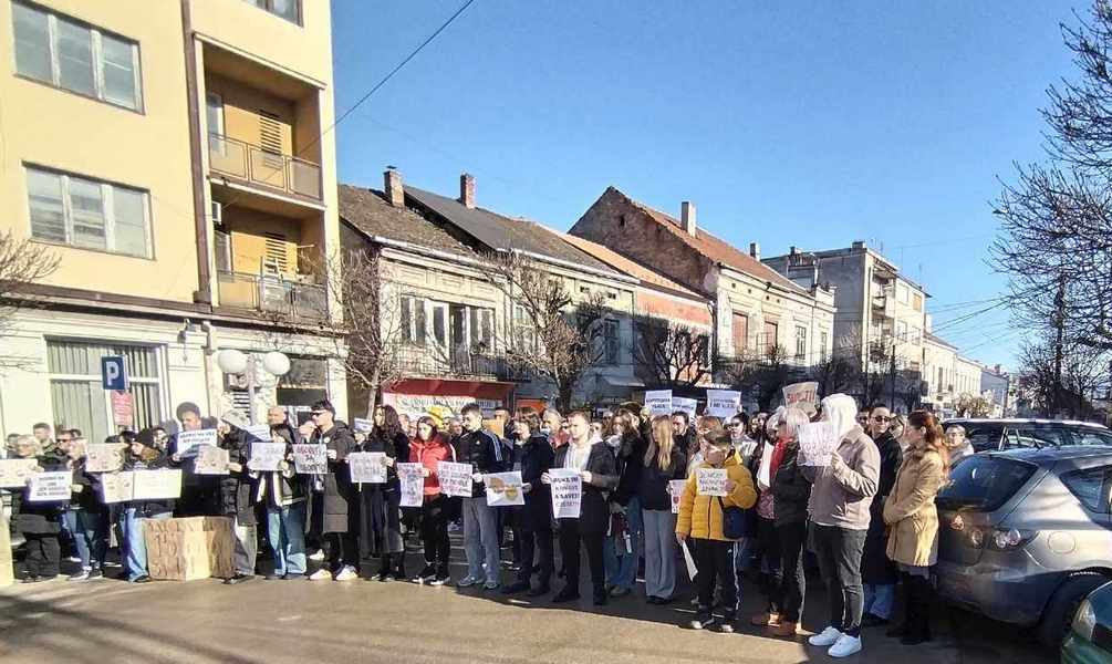 U Vlasotincu po drugi put 15 minuta tišine za 15 žrtava ispod nastrešnice