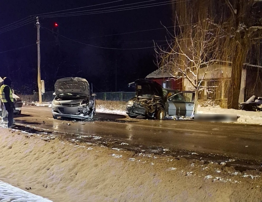 Muškarac poginuo u sudaru automobila