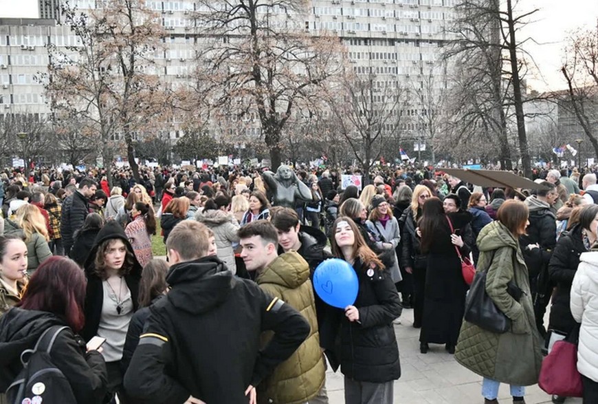 Studenti iz više gradova Srbije na putu ka Nišu, odaje se i pošta nastradalima u Novom Sadu