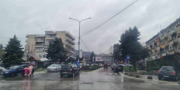 Glavobolja, nervoza i malaksalost – evo zašto se jutros osećamo čudno