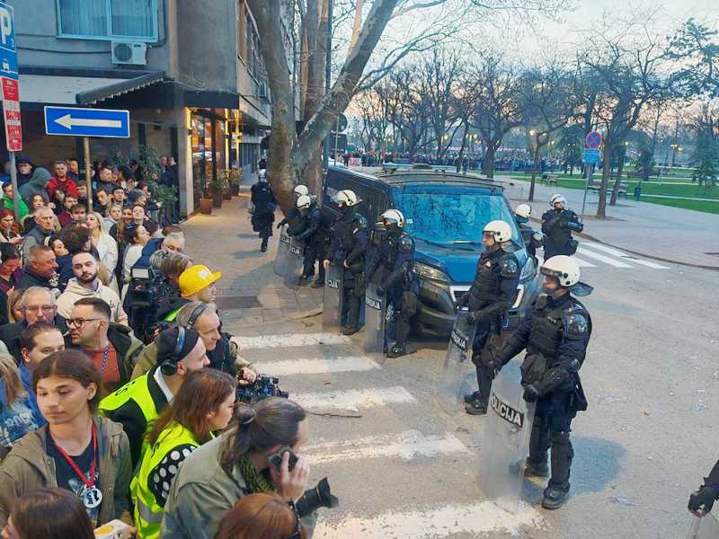 Troje studenata uhapšeno noćas u Nišu