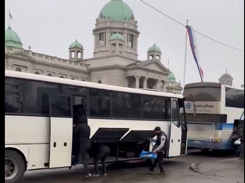 Dan posle protesta “Studenti koji žele da uče“ autobusima napuštaju Pionirski park (video)