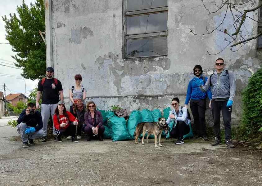 Tim 42 i volonteri pokazali kako se voli grad – kej je bio okej, pa očistili Tekstilnu ulicu