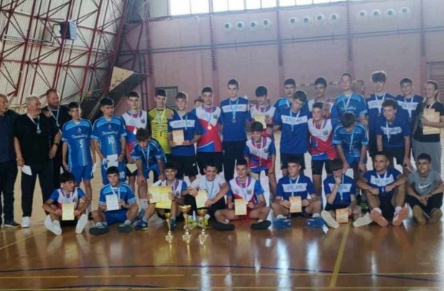 Učenici Osnovne škole “Trajko Stamenković” iz Leskovca državni prvaci u futsalu