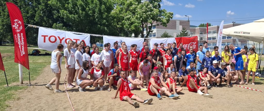Uspeh mladih sportista iz Vranja na Državnom prvenstvu Specijalne olimpijade u odbojci na pesku