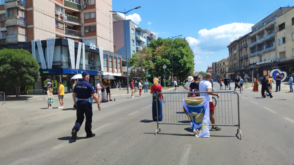 Policija uklonila studente i građane sa glavne ulice u Leskovcu, pretila im prijavom