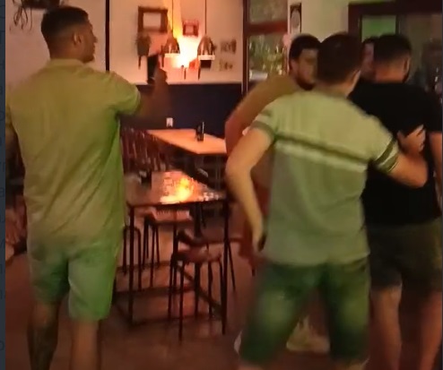 Mladi s juga posle brutalnog napada na njih u jednom lokalu: Niste nas uplašili